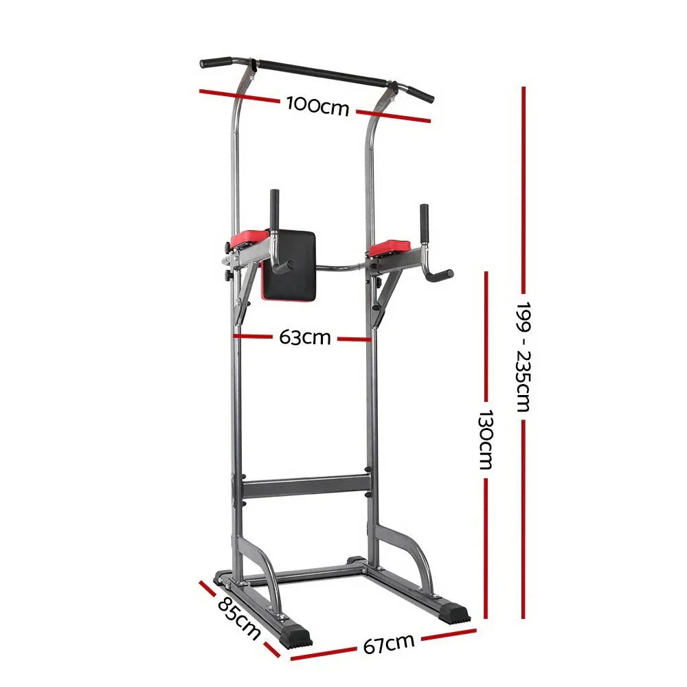 Adjustable chin-up tower power rack with padded armrests and dimensions labeled in centimeters.