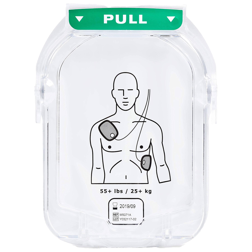 Kit instruments and support items: scissors, forceps, splinter probes, CPR face shield and thermal blanket