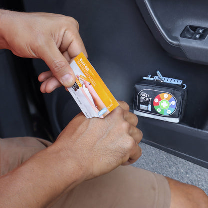 Internal compartments organise the 2 Series first aid supplies for quick retrieval