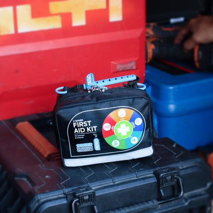 2 Series first aid kit refillable with individual product replacements