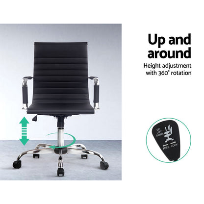 Black office chair with height adjustment and 360° rotation, chrome base, ergonomic design