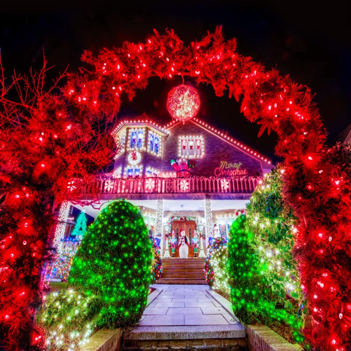 LED White Christmas Lights Outdoor, String Lights Plug in | Extendable, 8 Modes Christmas Tree Light, Timer, Durable, for Room Garden Patio Porch Wedding Christmas Halloween Decoration - Red & Green - Size 100m 1000-LED Light String with 3m Extension Cabl